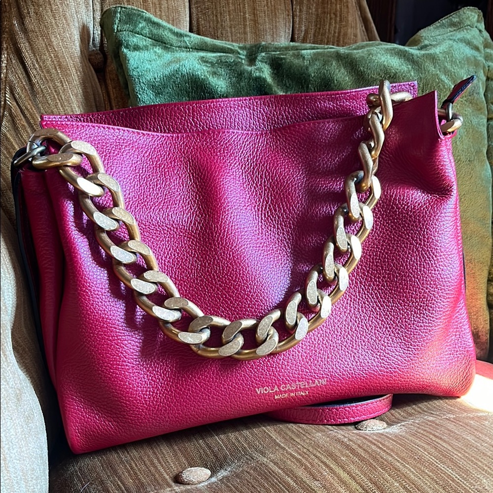 Gorgeous Red Bag with Gold Chain- Quality Italian Leather😍